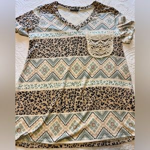 Brushed Tshirt with crochet pocket